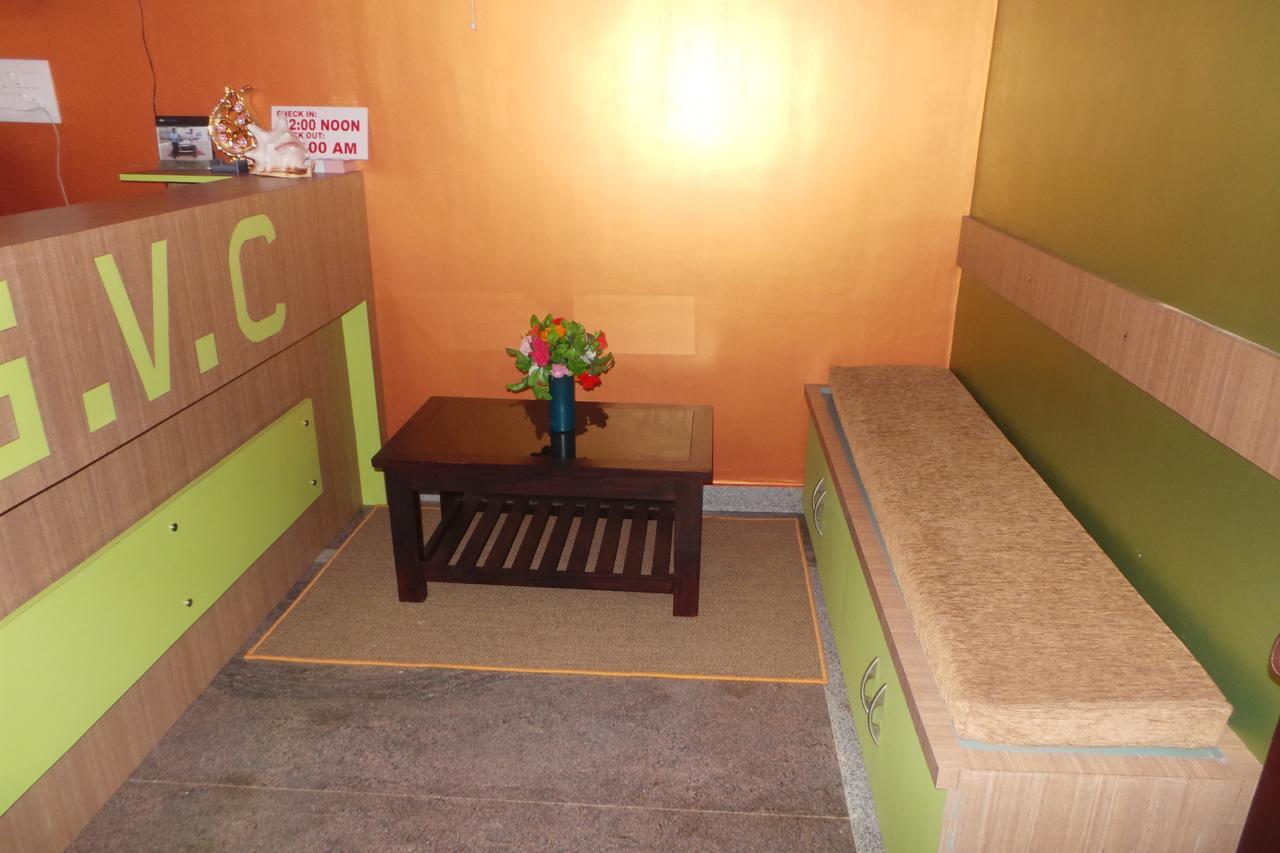 Iroomz Sri Vinayaka Comfort Virajpet Exterior foto